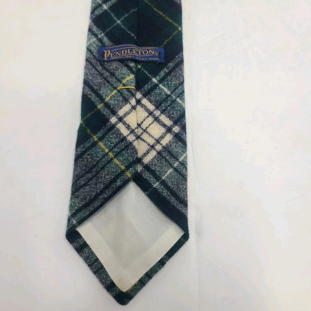Vintage Pendleton 100% Virgin Wool Tie Mens Green Blue Tartan Plaid USA Made